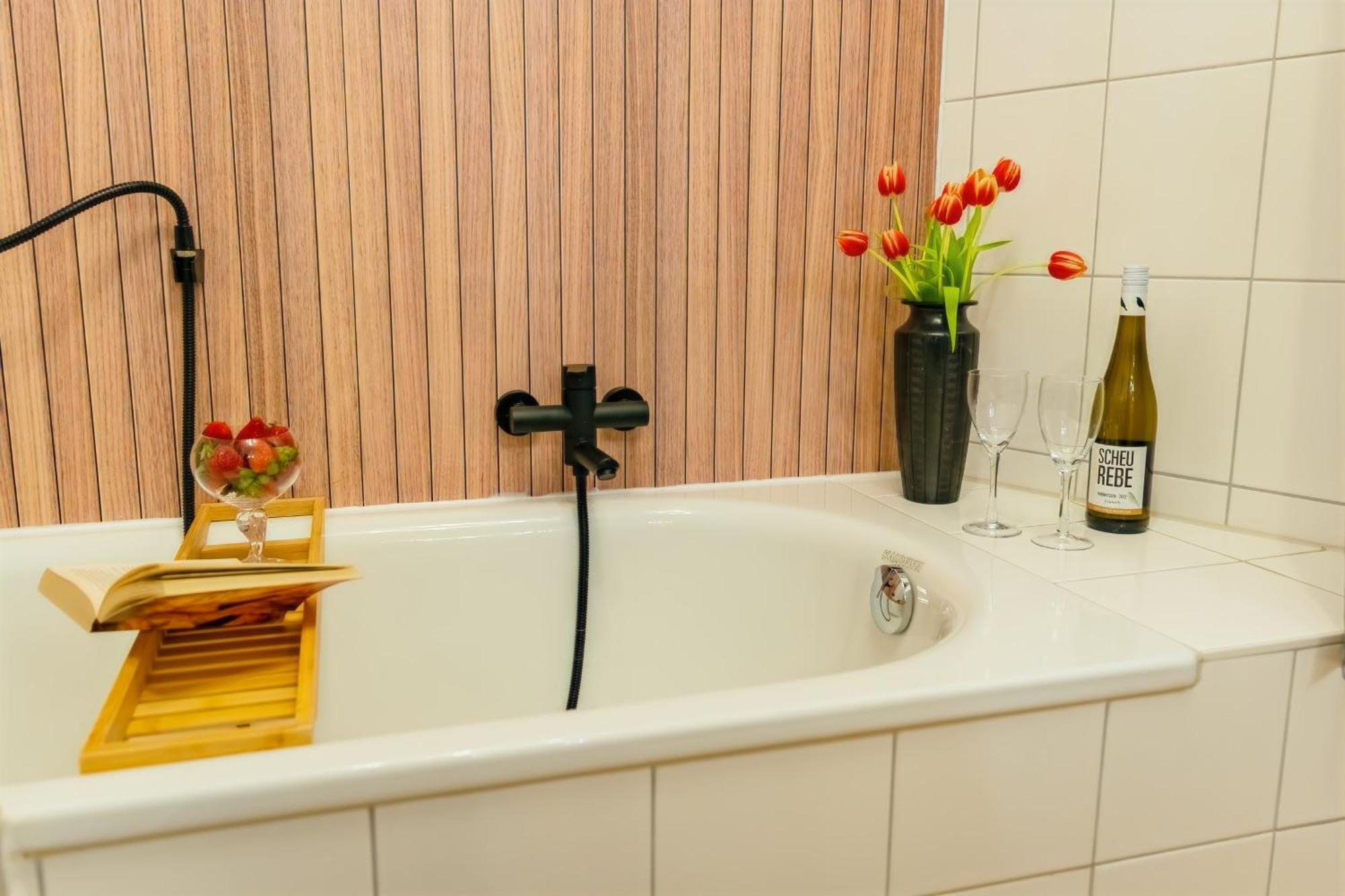 The Big Muenster Fuer Bis Zu 12, Whirlpool, Sauna, Zentral, Tischfussball, Balkon, Gasgrill Ульм Екстер'єр фото