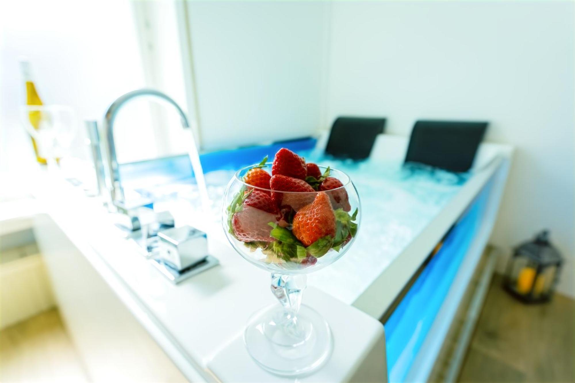 The Big Muenster Fuer Bis Zu 12, Whirlpool, Sauna, Zentral, Tischfussball, Balkon, Gasgrill Ульм Екстер'єр фото